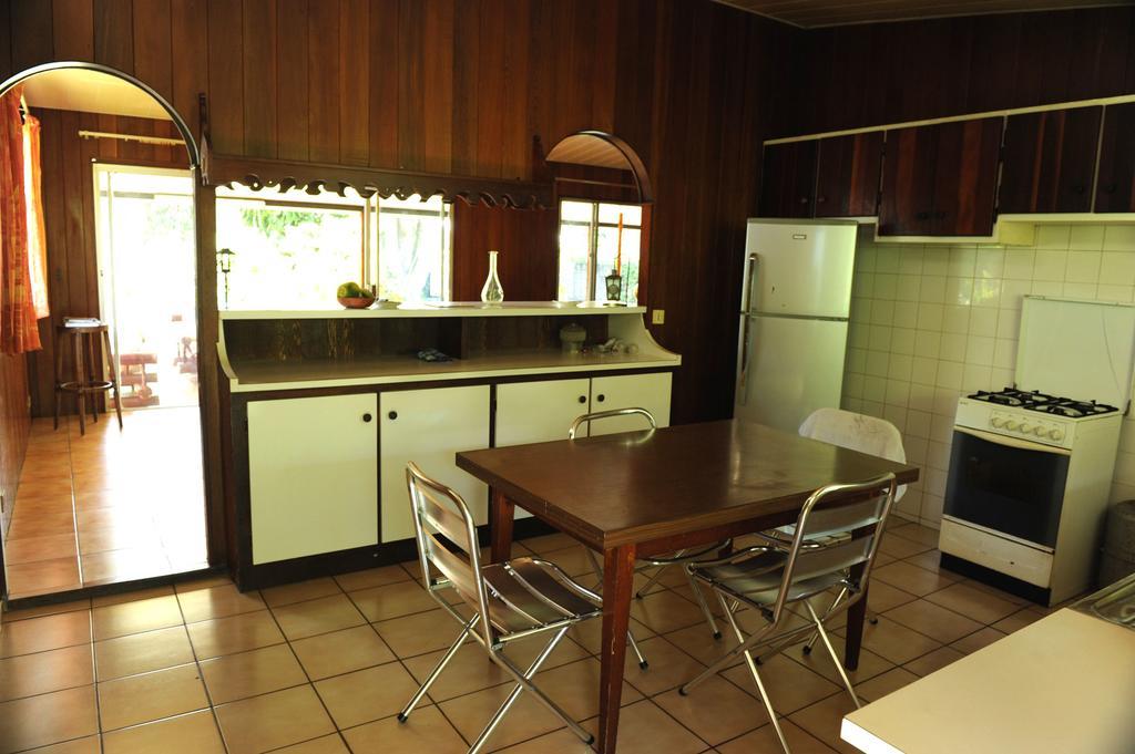 Pension Te Miti - Plage-Beach 200M - Mahana Parc & Vaiava Beach Pk18 - B&B Chambres Ou Dortoir Punaauia  Екстер'єр фото